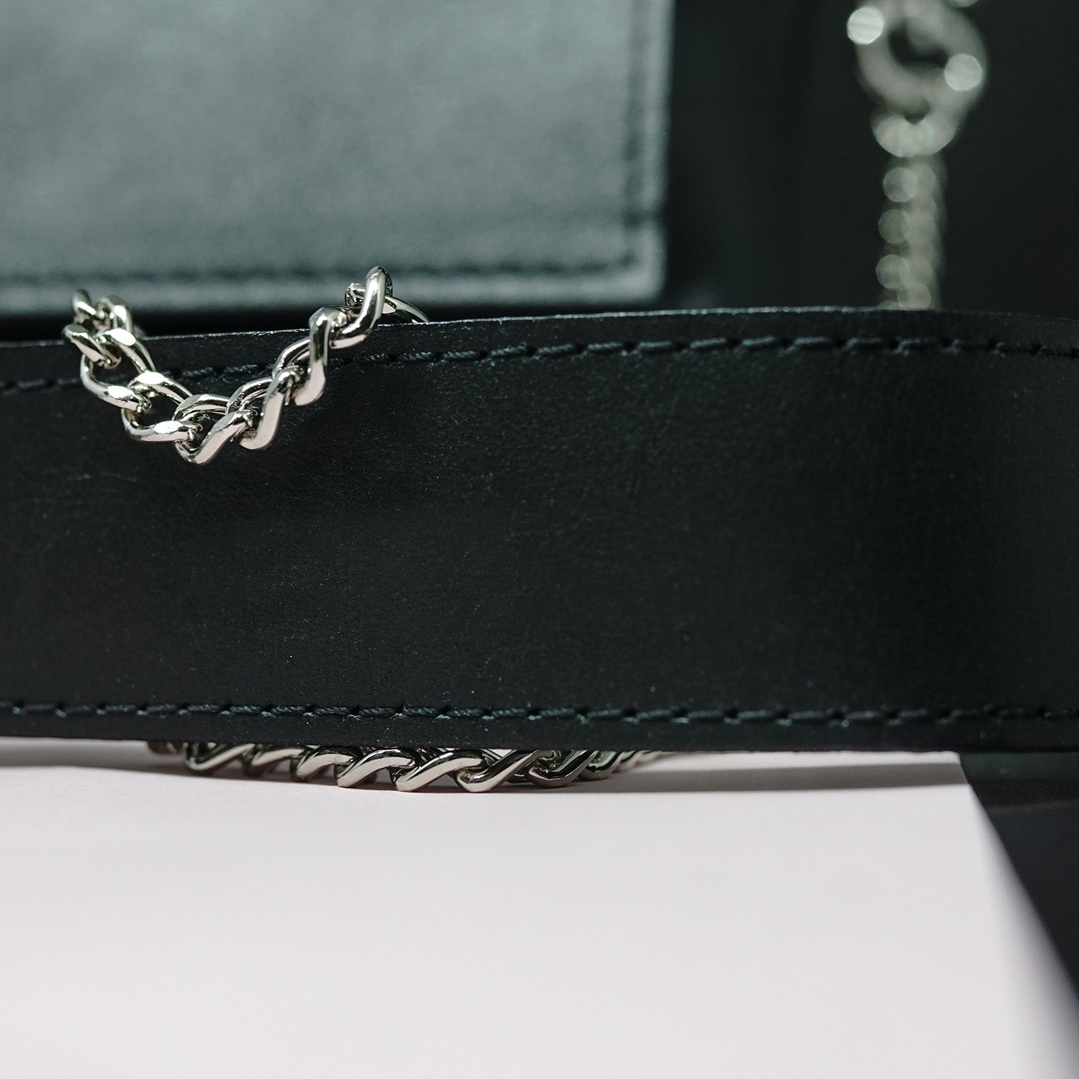 Stijlvolle zwarte set voor dames Noir - riem en handtas